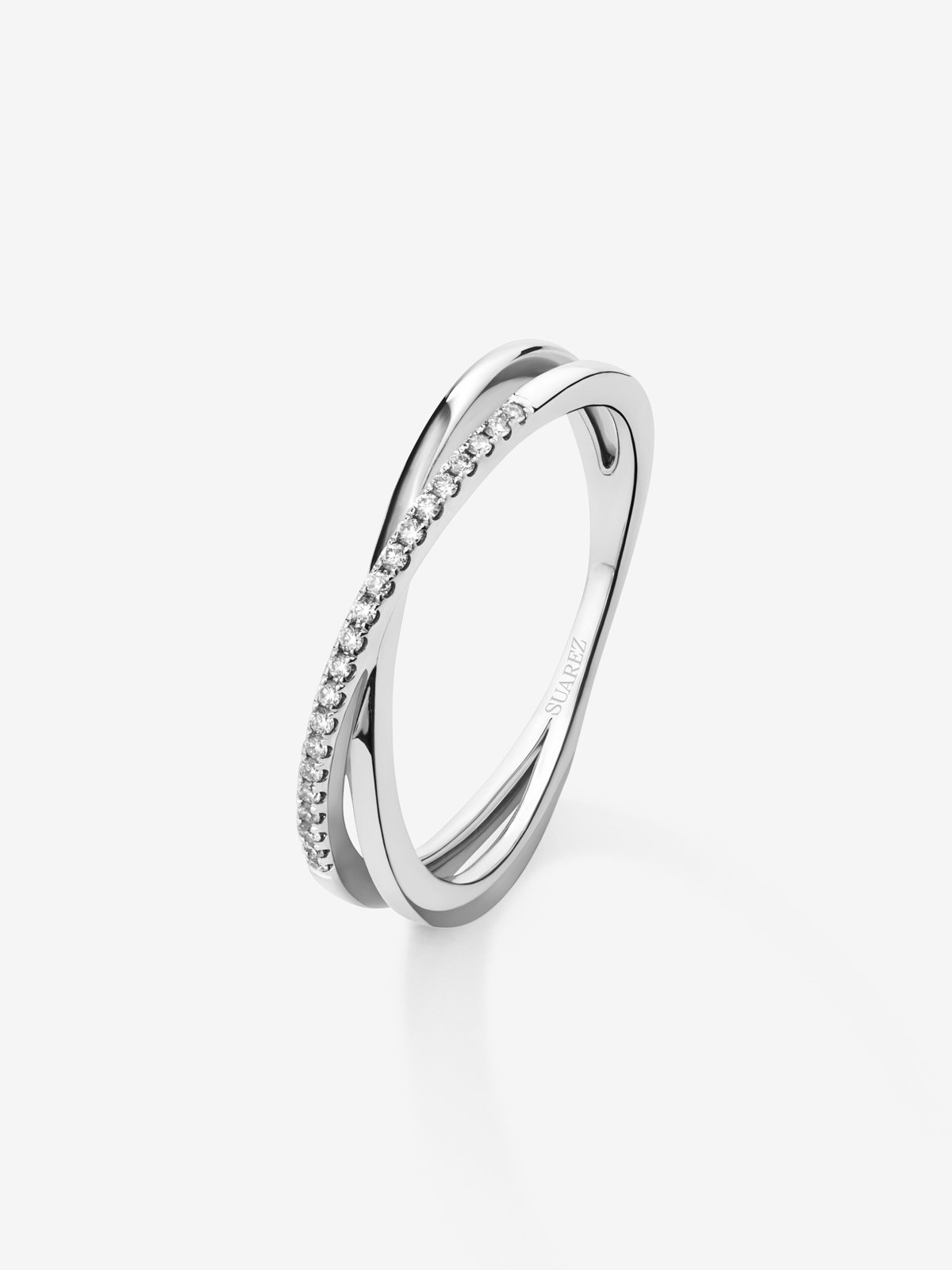 18K white gold cross ring with 21 brilliant-cut diamonds with a total of 0.07 cts