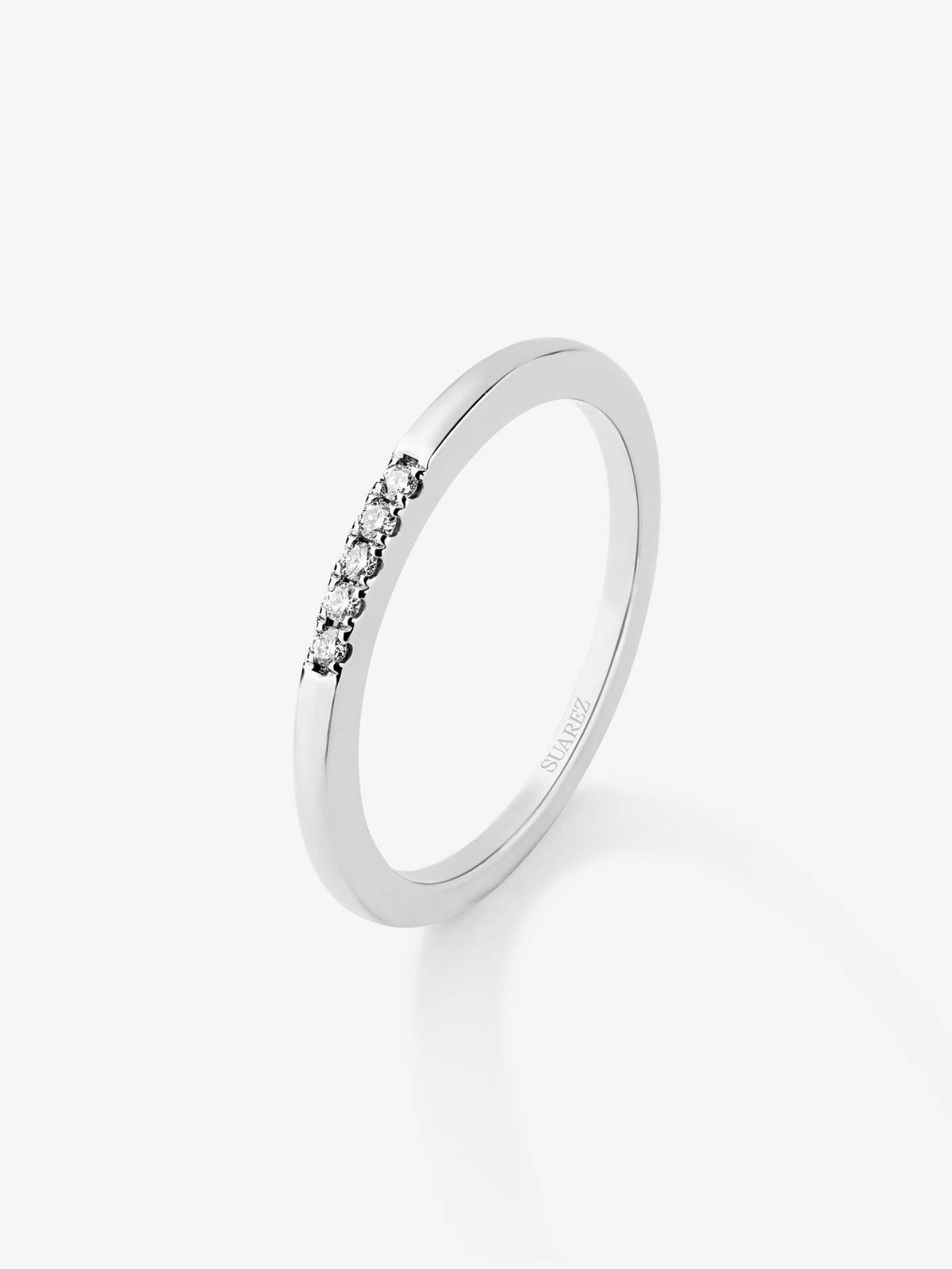 18K white gold ring with 5 brilliant-cut diamonds with a total of 0.05 cts