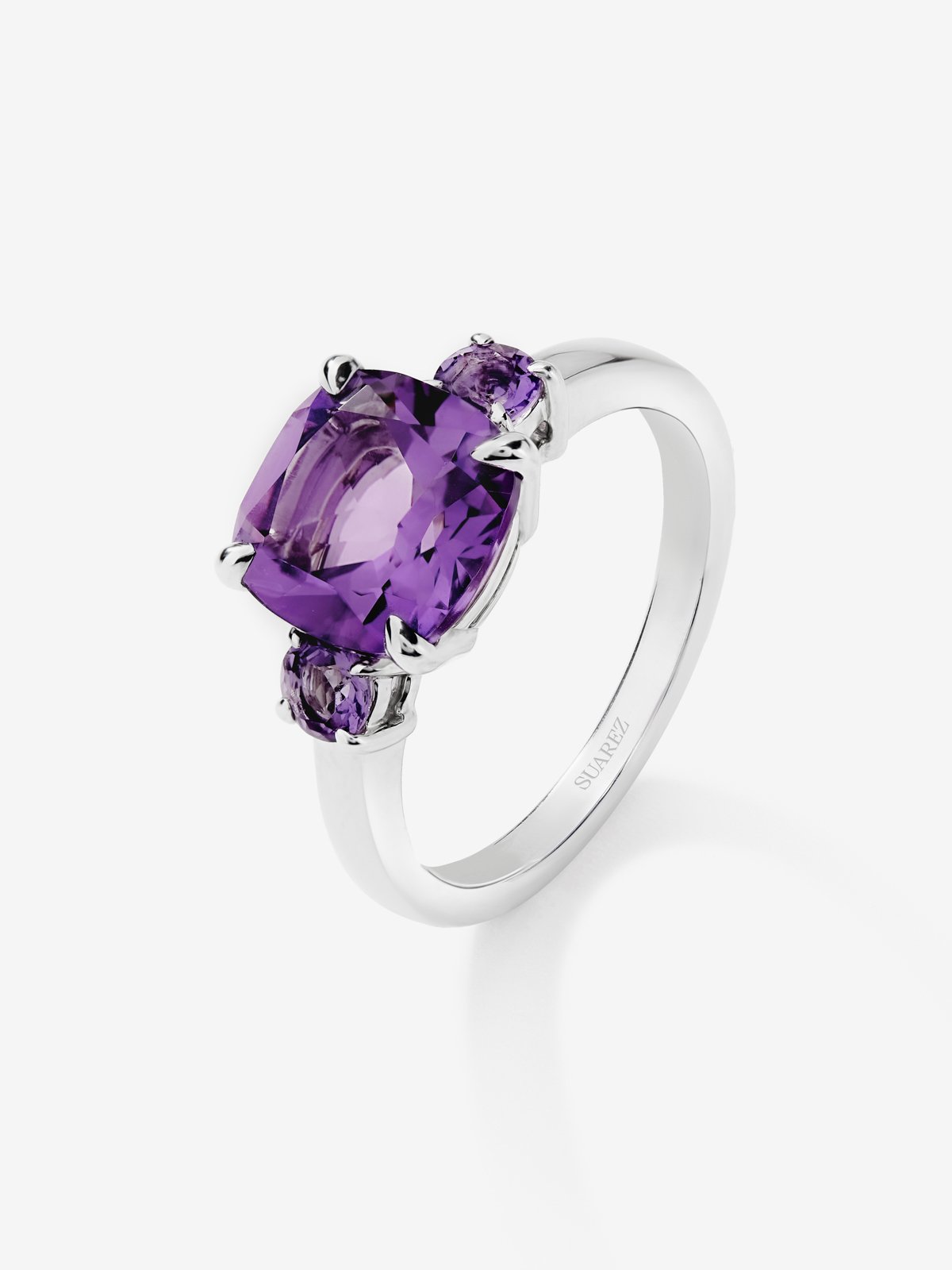 925 silver triplet ring with a cushion-cut purple amethyst and 2 brilliant-cut purple amethysts