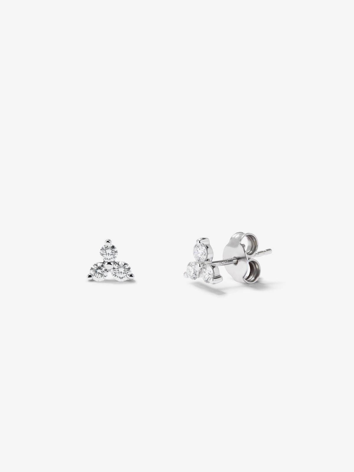 18K white gold earrings with white diamonds of 0.36 cts