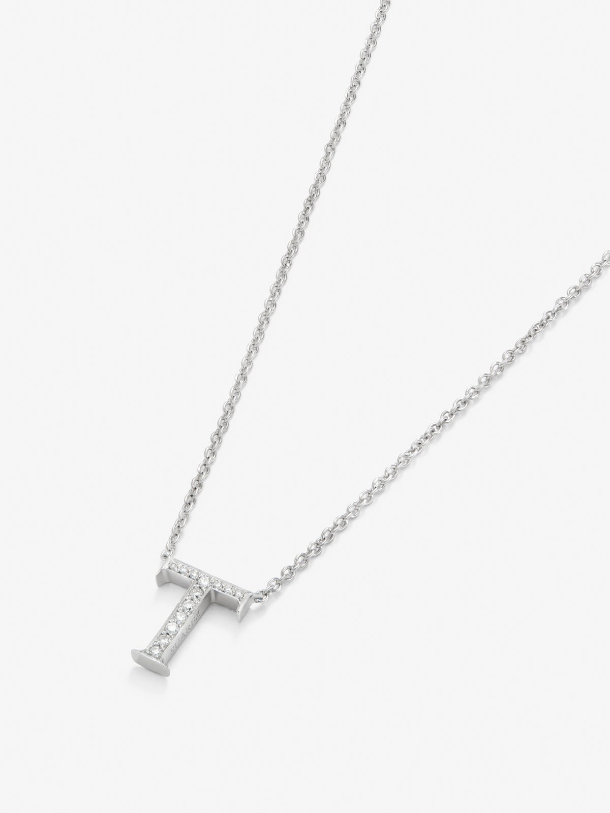 18K white gold pendant with letter T and 13 brilliant-cut diamonds with a total of 0.05 cts