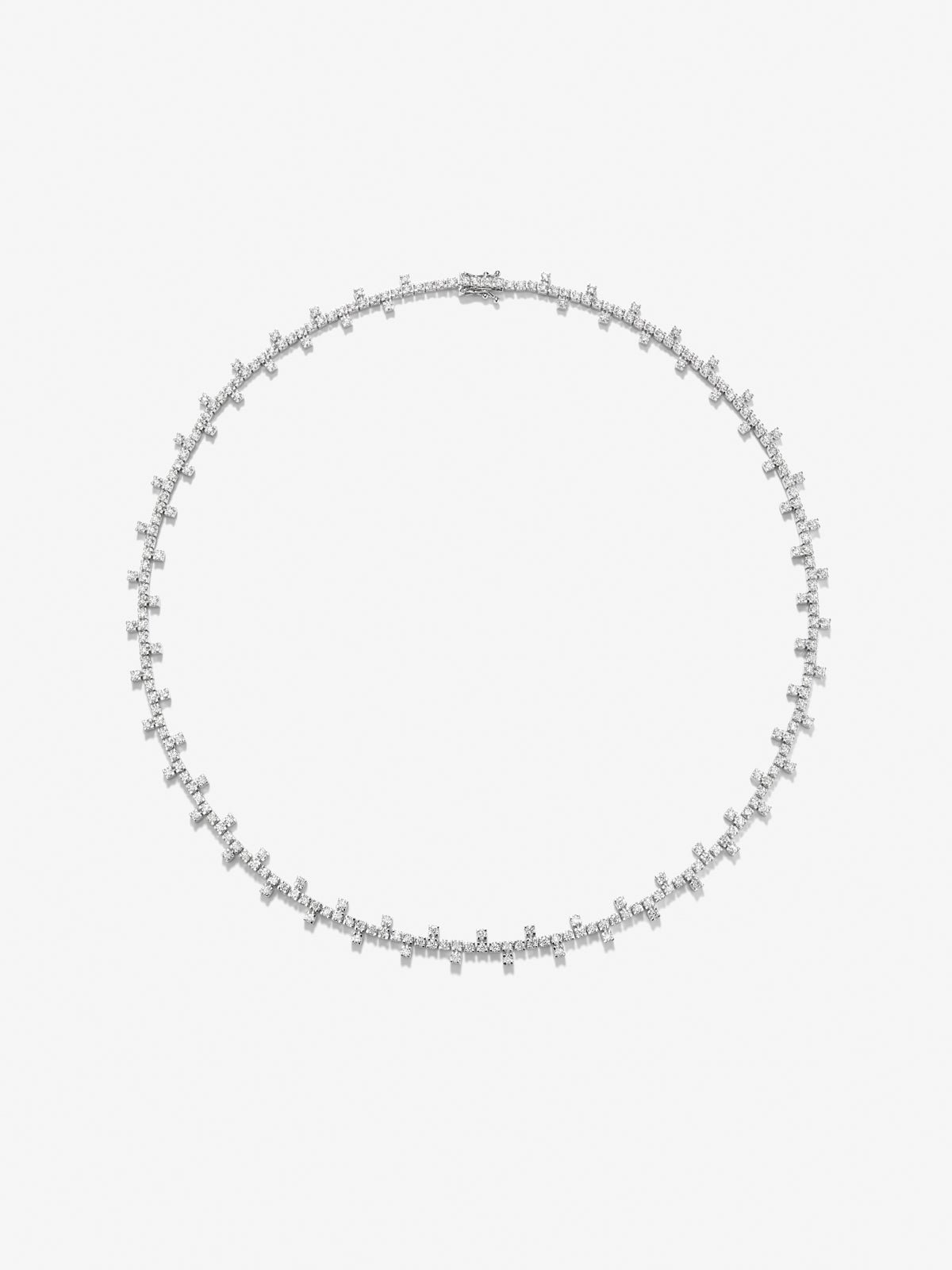 18K white gold necklace with 259 brilliant-cut diamonds with a total of 5.4 cts