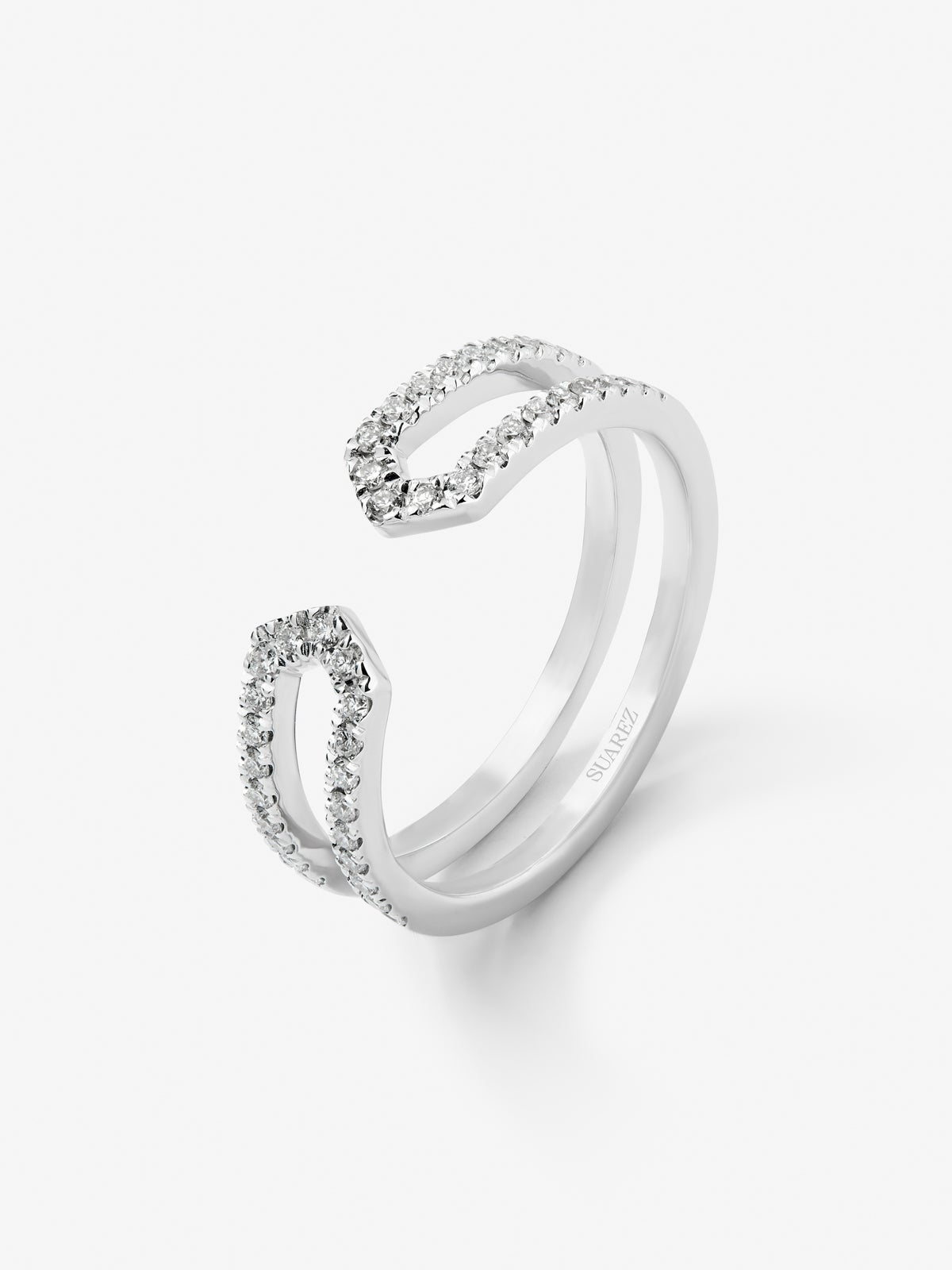 18K white gold ring with 40 brilliant-cut diamonds with a total of 0.32 cts