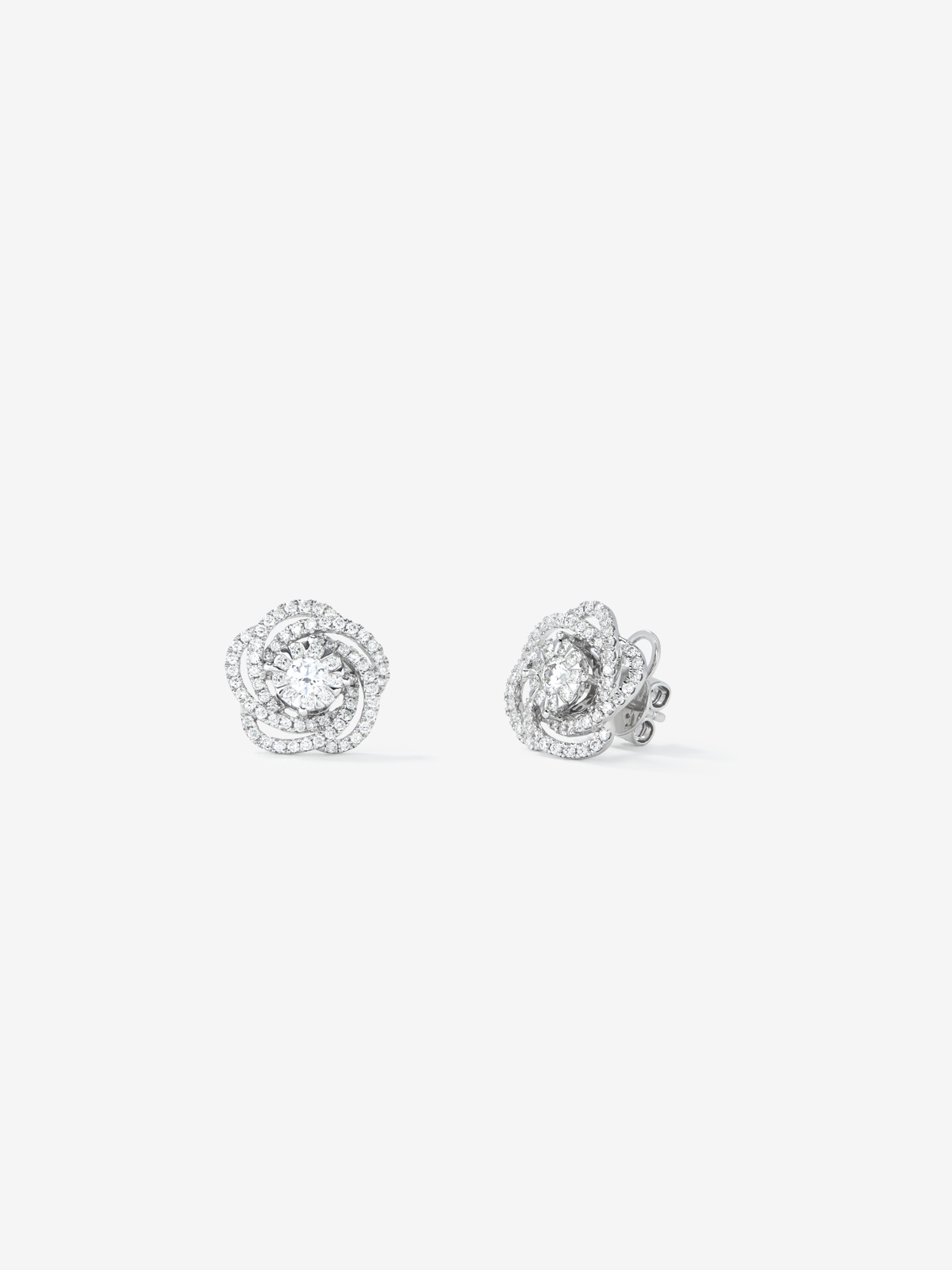 18K White Gold Flower Earrings with Diamonds