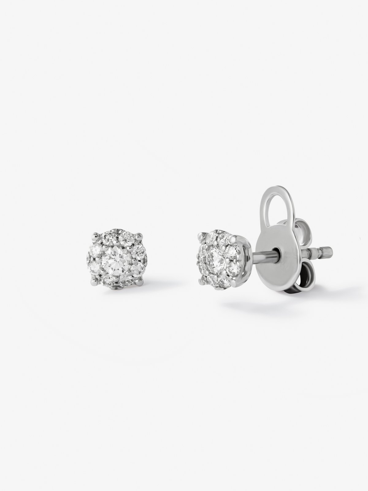 18kt white gold earrings with diamonds