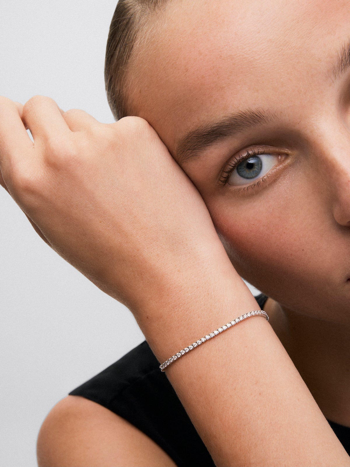 Pulsera riviere de oro blanco de 18K de diamantes