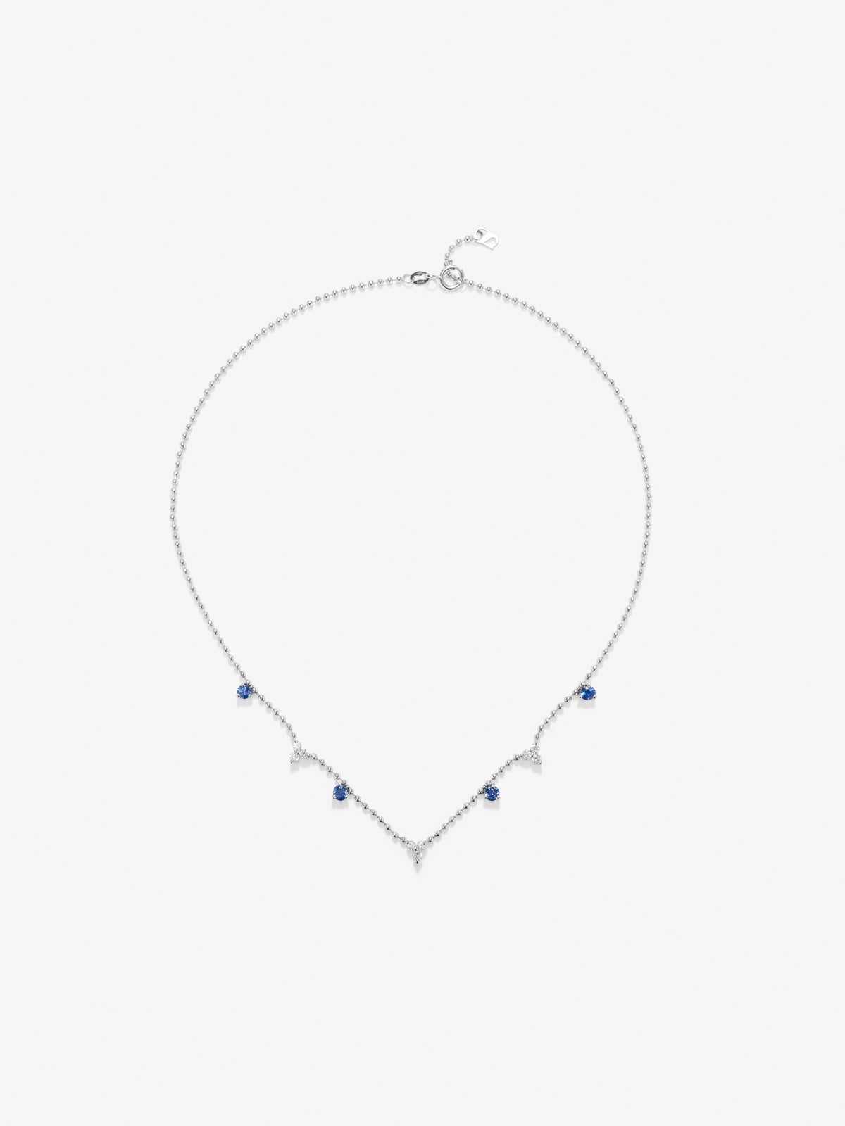 18K white gold pendant with 4 brilliant-cut blue sapphires with a total of 0.85 cts and 9 brilliant-cut diamonds with a total of 0.54 cts