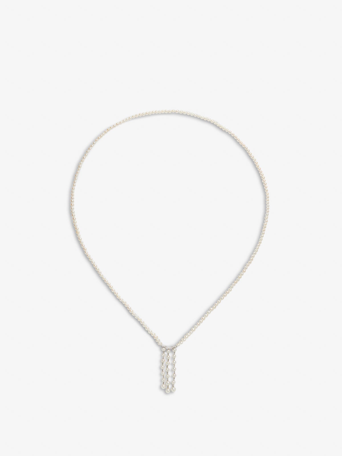 18K white gold pendant with akoya pearls and 0.09 ct brilliant-cut diamonds