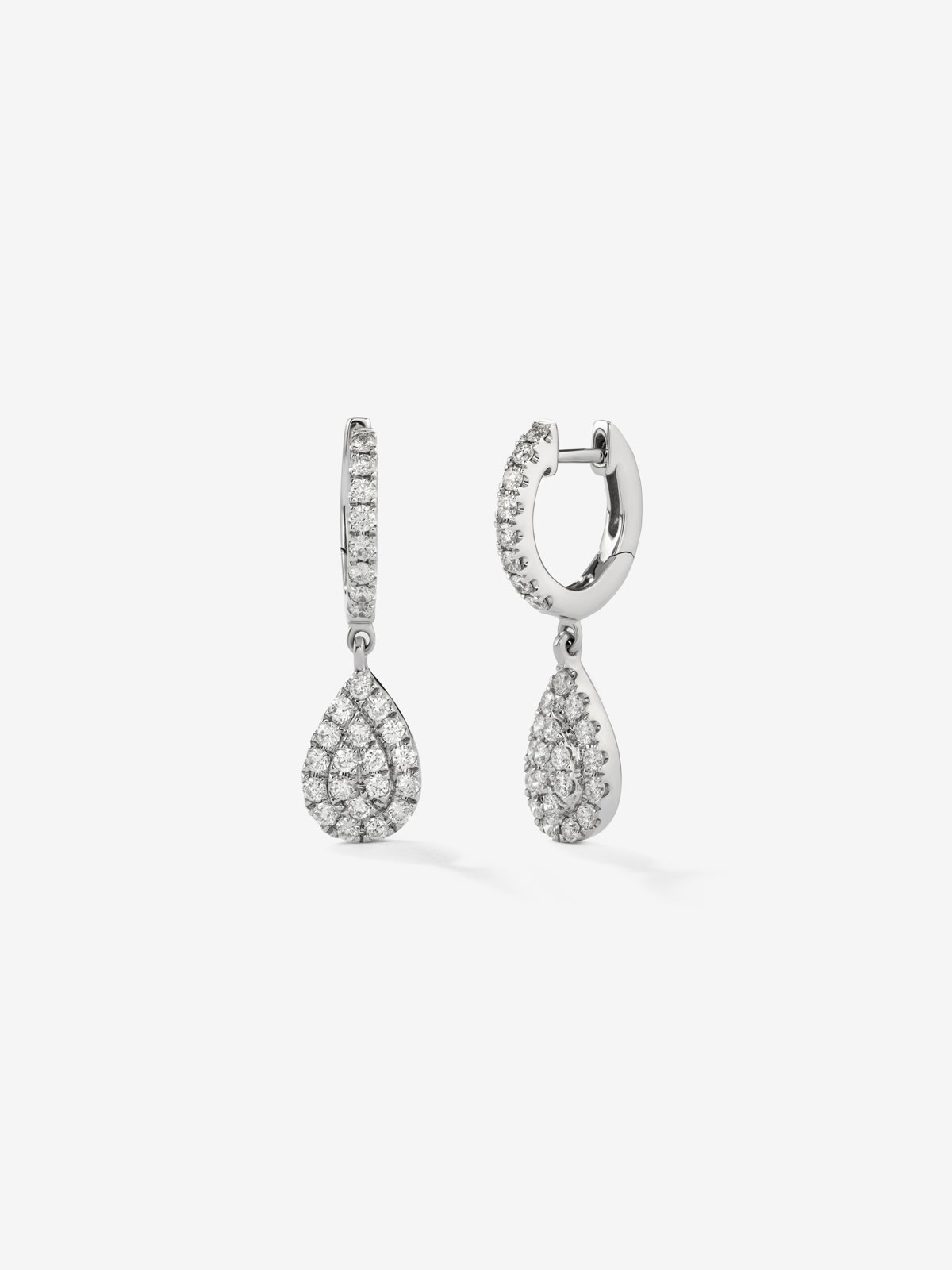18K white gold earrings with 54 brilliant-cut diamonds with a total of 0.52 cts