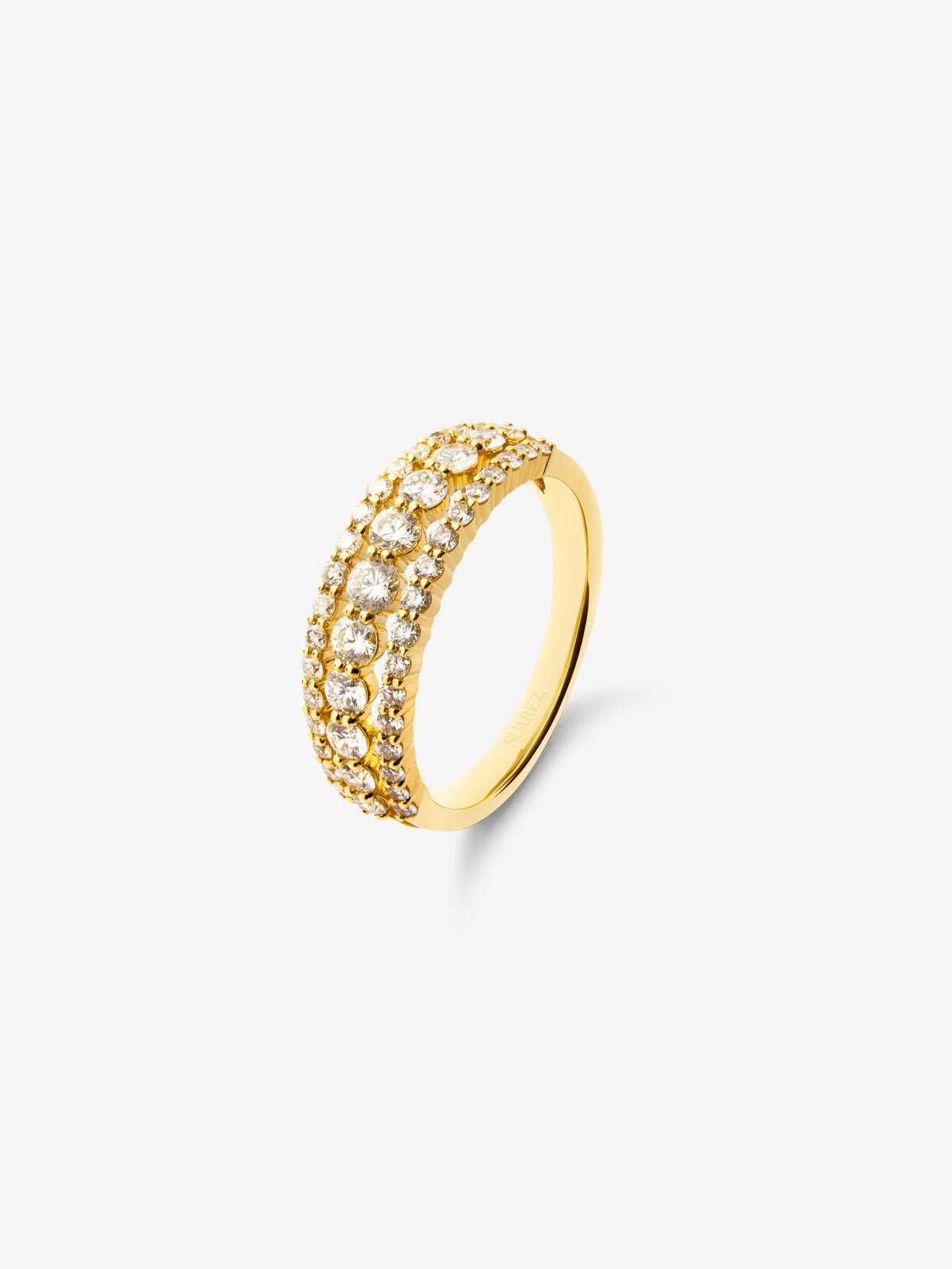 Anillo triple de oro amarillo de 18K con 45 diamantes en talla brillante con un total de 0,93 cts