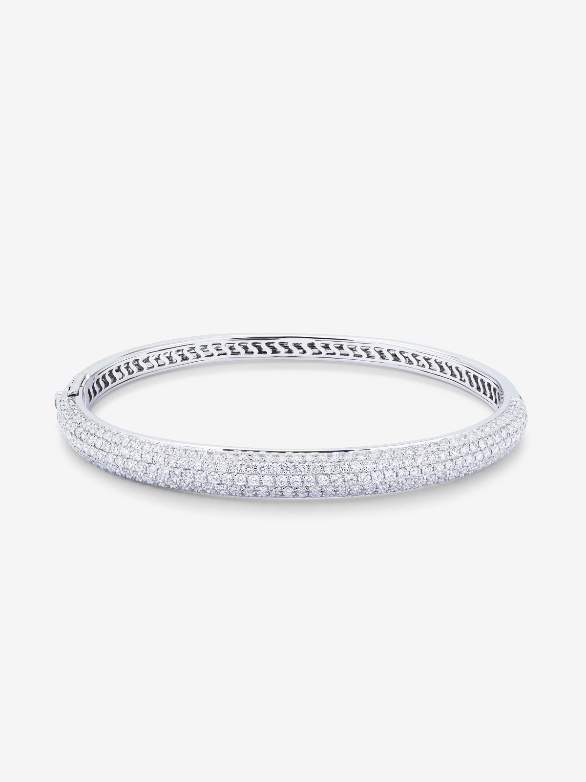 Rigid half -cane bracelet 18k white with diamond paw