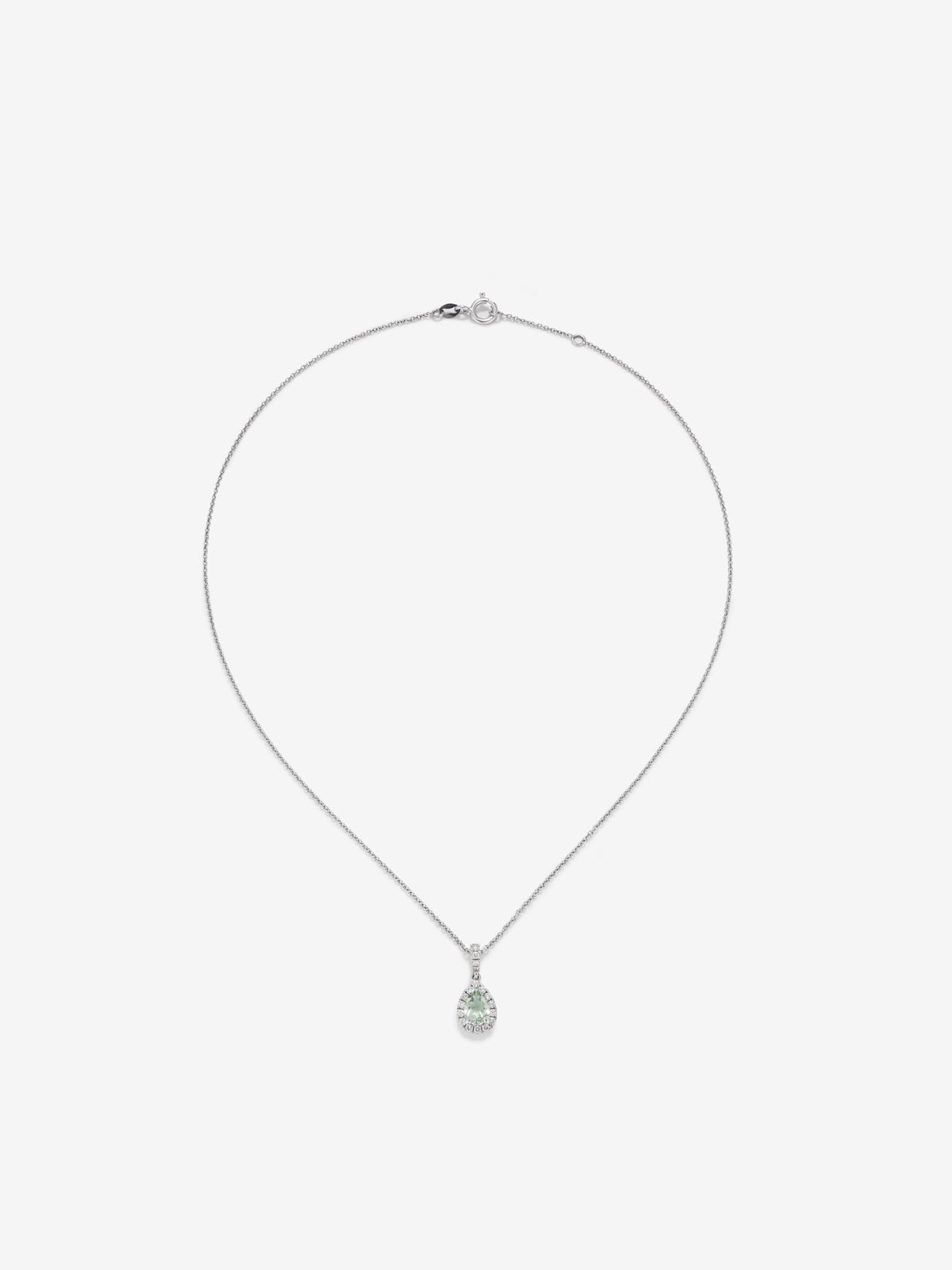 Colgante de oro blanco de 18K con amatista verde en talla pera de 0,68 cts y 18 diamantes en talla brillante con un total de 0,2 cts