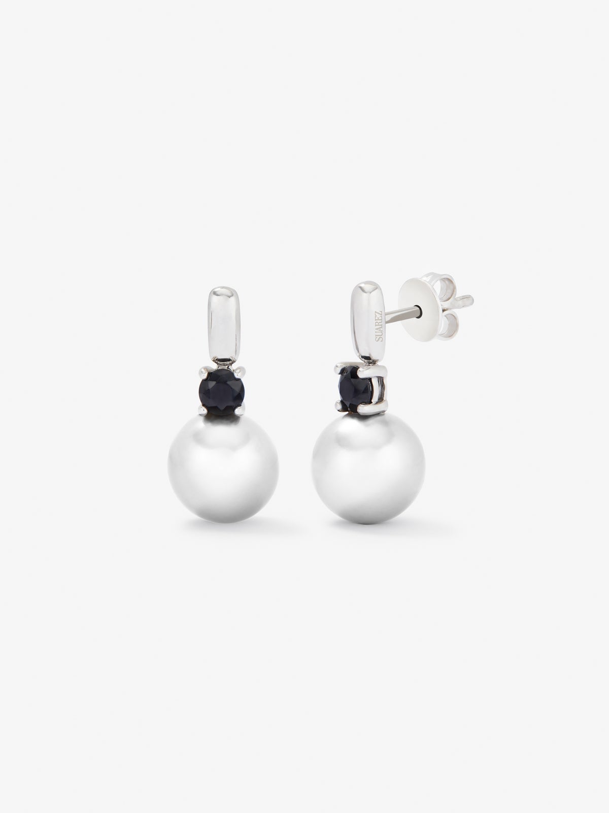 925 silver earrings with 2 brilliant-cut black spinels and 8.5mm Akoya pearls