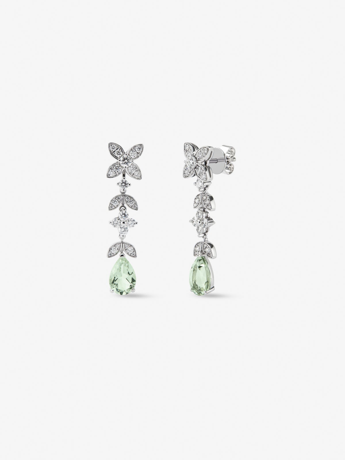 18K white gold earrings with 52 brilliant-cut diamonds with a total of 0.95 cts and pear-cut green amethysts
