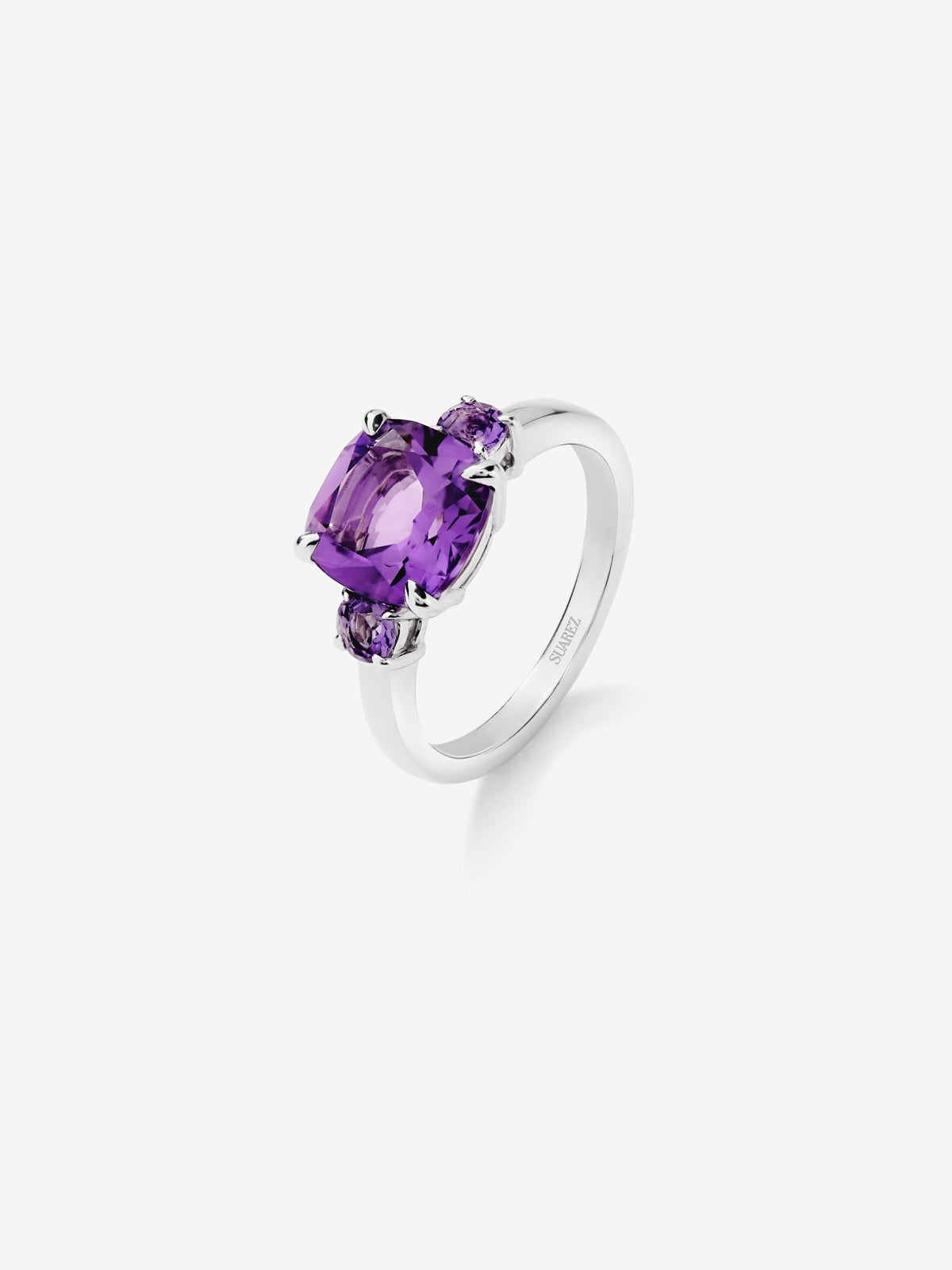 925 silver triplet ring with a cushion-cut purple amethyst 2.62 cts and 2 brilliant-cut purple amethysts with a total of 0.3 cts