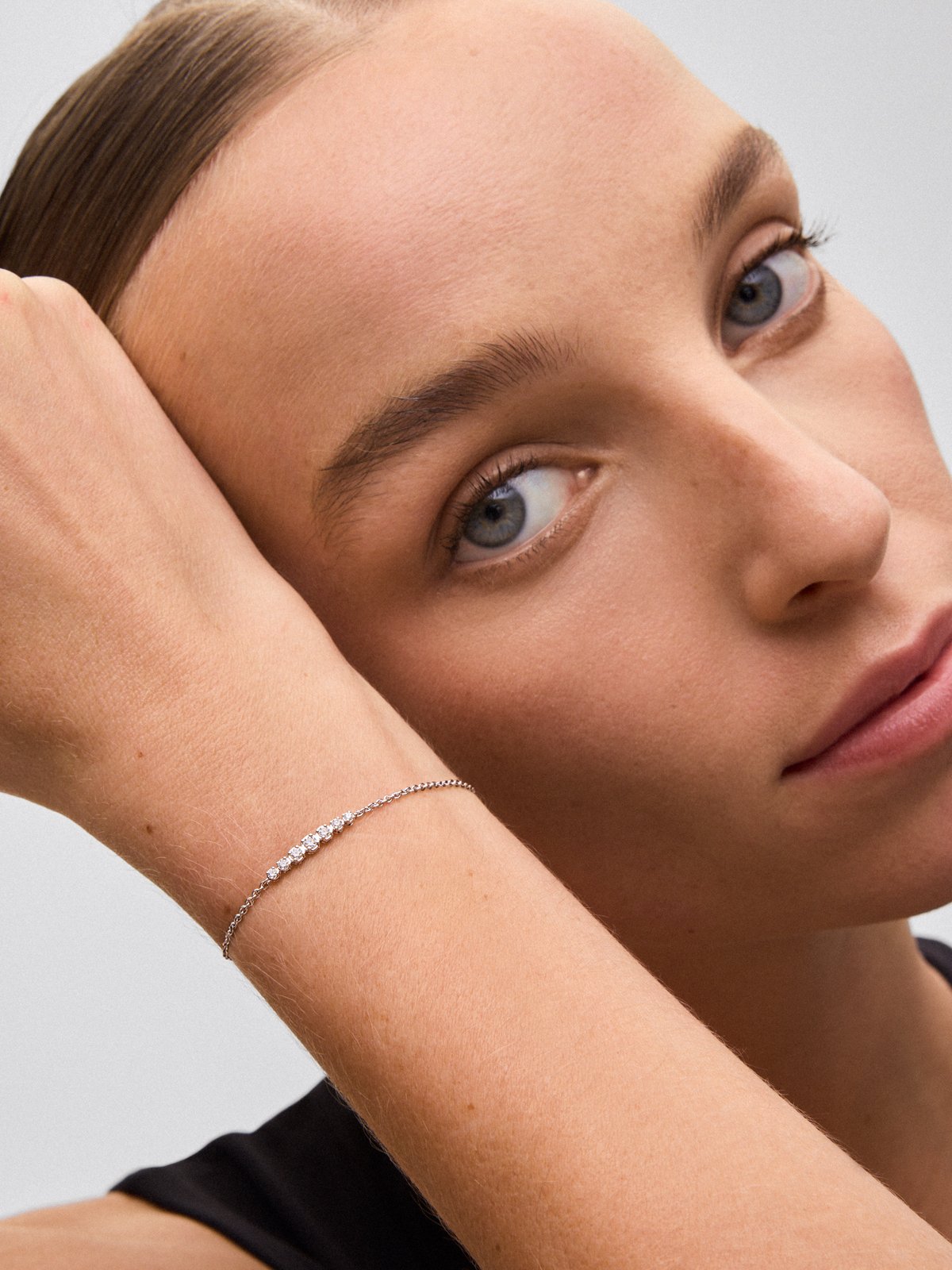 18K White Gold Diamond Chain Bracelet