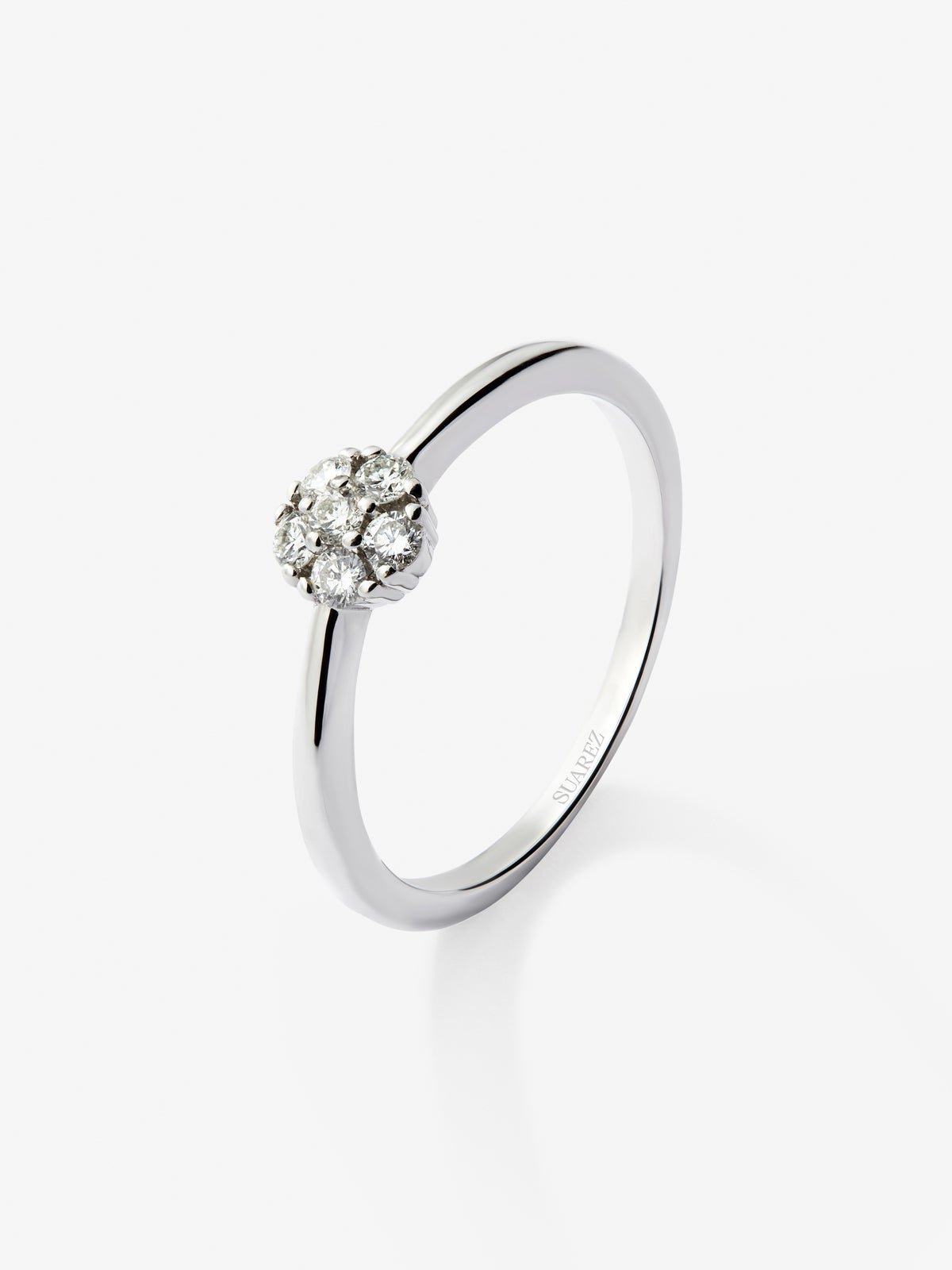 18K white gold ring with rosette of 6 brilliant-cut diamonds with a total of 0.17 cts