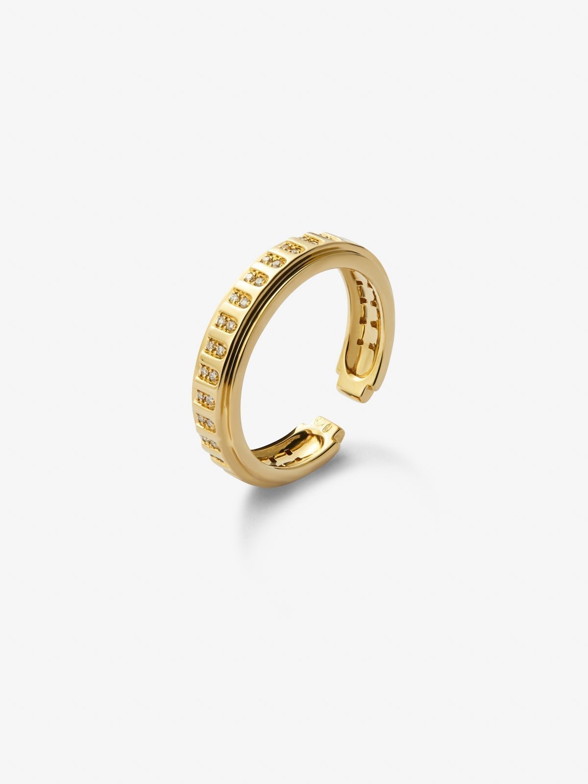 Anillo de oro amarillo de 18K con 50 diamantes en talla brillante con un total de 0,18 cts