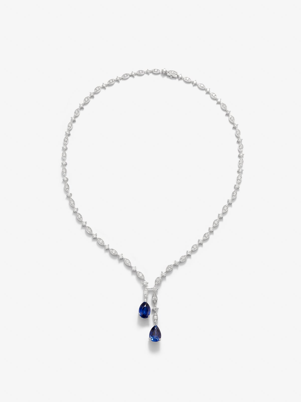 18K white gold necklace with intense blue sapps in 6.43 cts and white diamonds in 6.51 cts bright diamonds