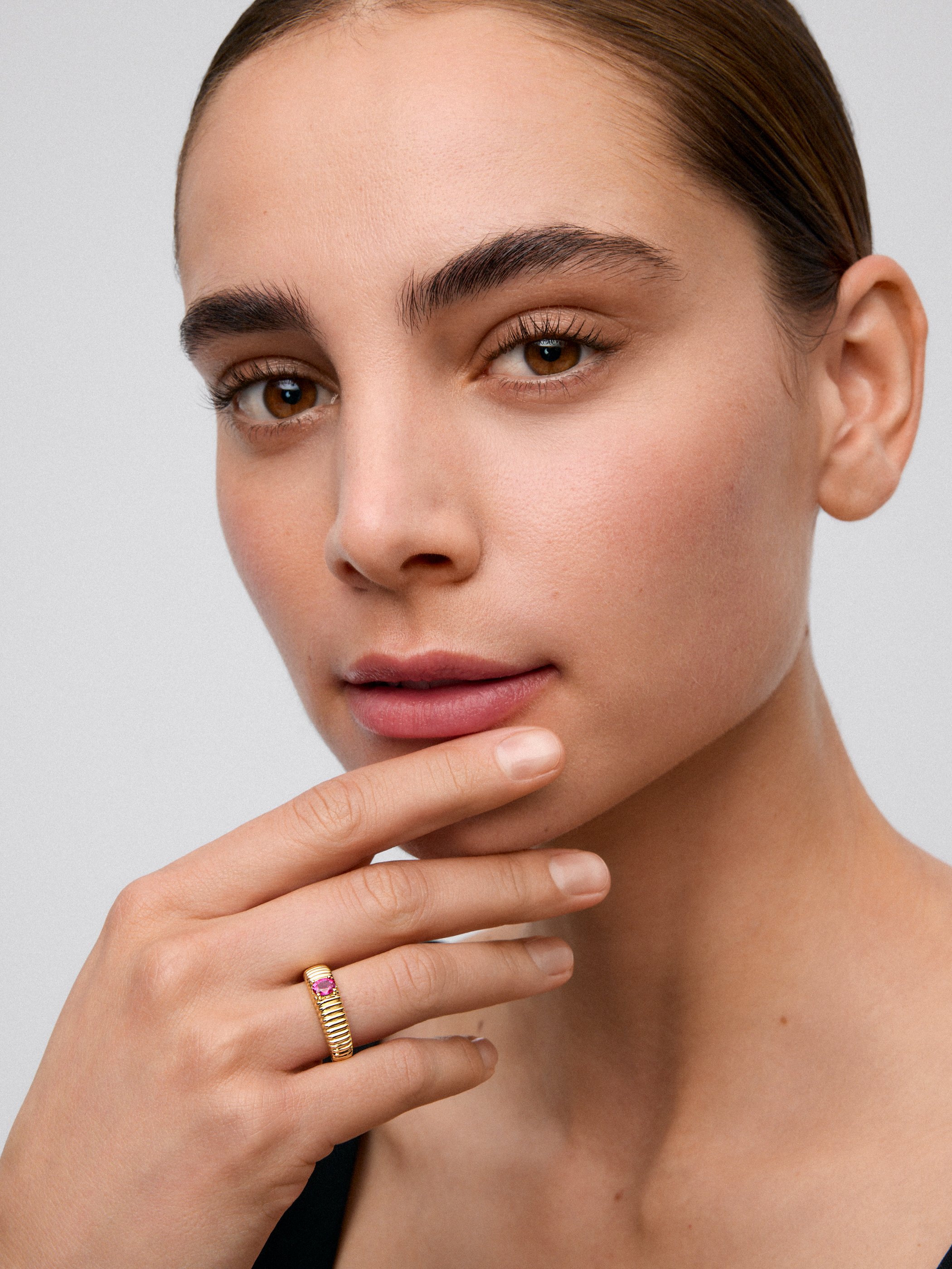 18K Yellow Gold Fluted Ring with Oval Cut Ruby