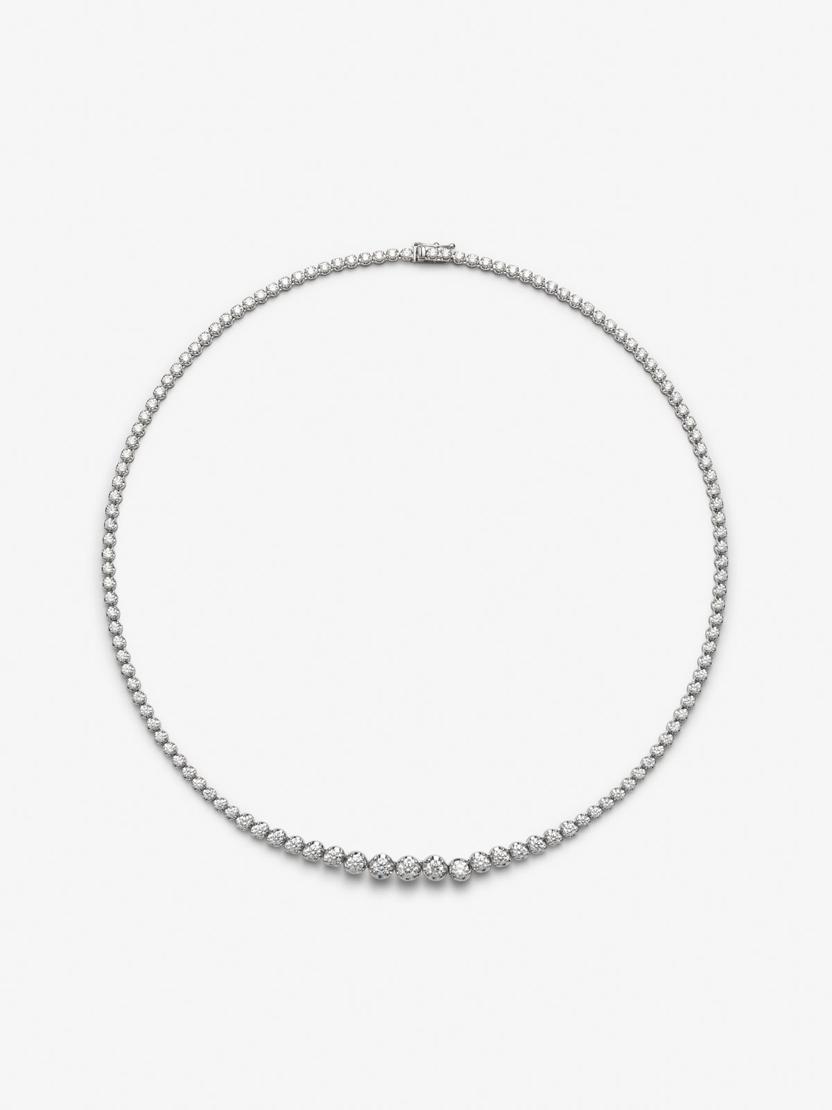 18K white gold rivière necklace with 126 brilliant-cut diamonds with a total of 6.71 cts