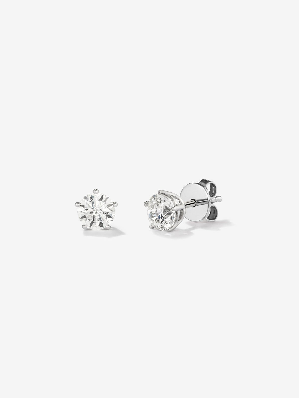 Pendientes de oro blanco de 18K con diamantes blancos en talla brillante de 0,3 cts