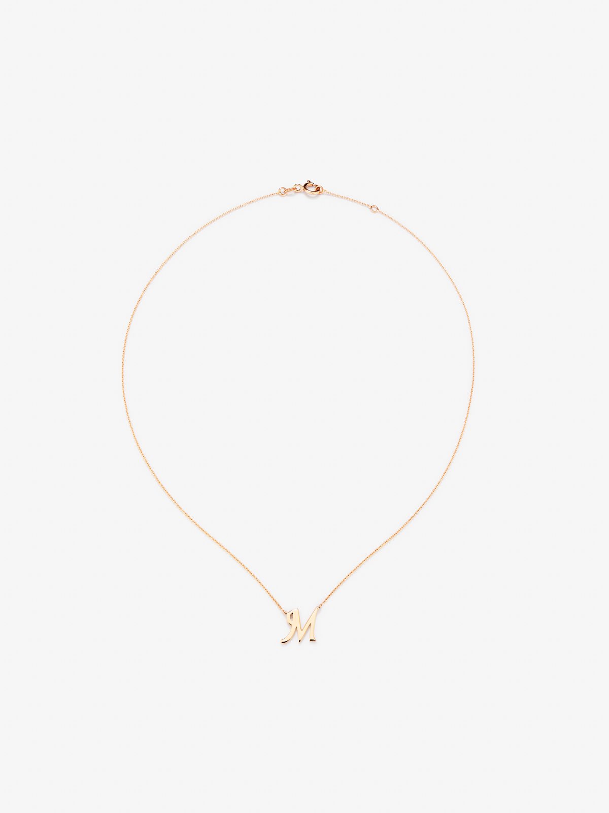 Pendant chain with initial 'm' in 18K rose gold.