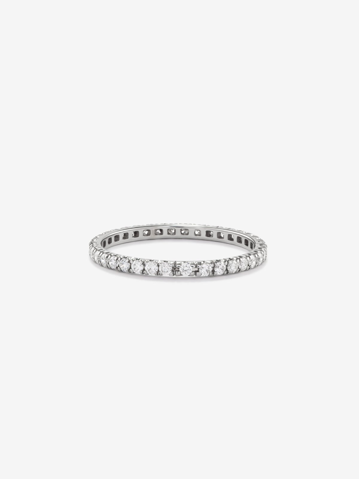 18K white gold solitaire ring with 0.73 ct brilliant cut diamonds