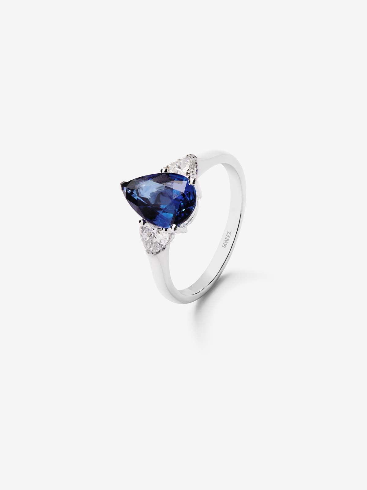 18K White Gold Ring with Royal Blue Zafir