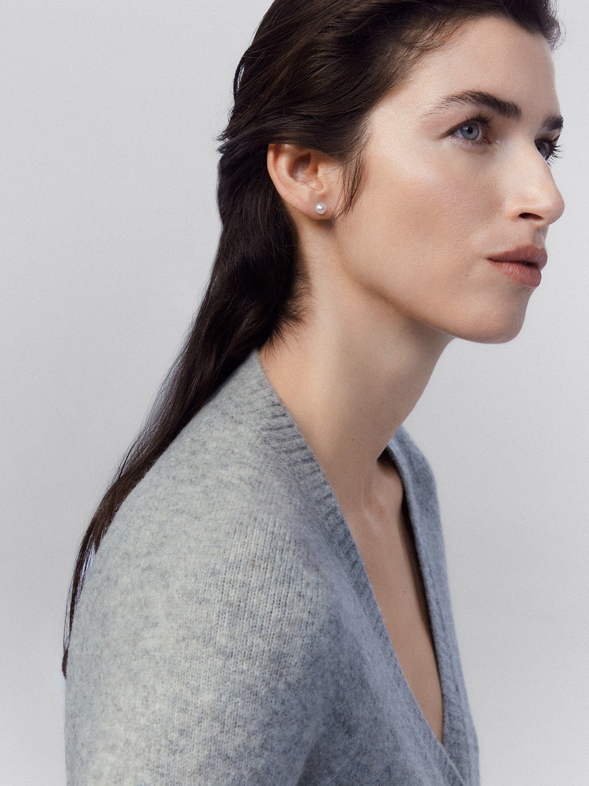 18k rose gold button earring with a 6.5 mm Akoya pearl.
