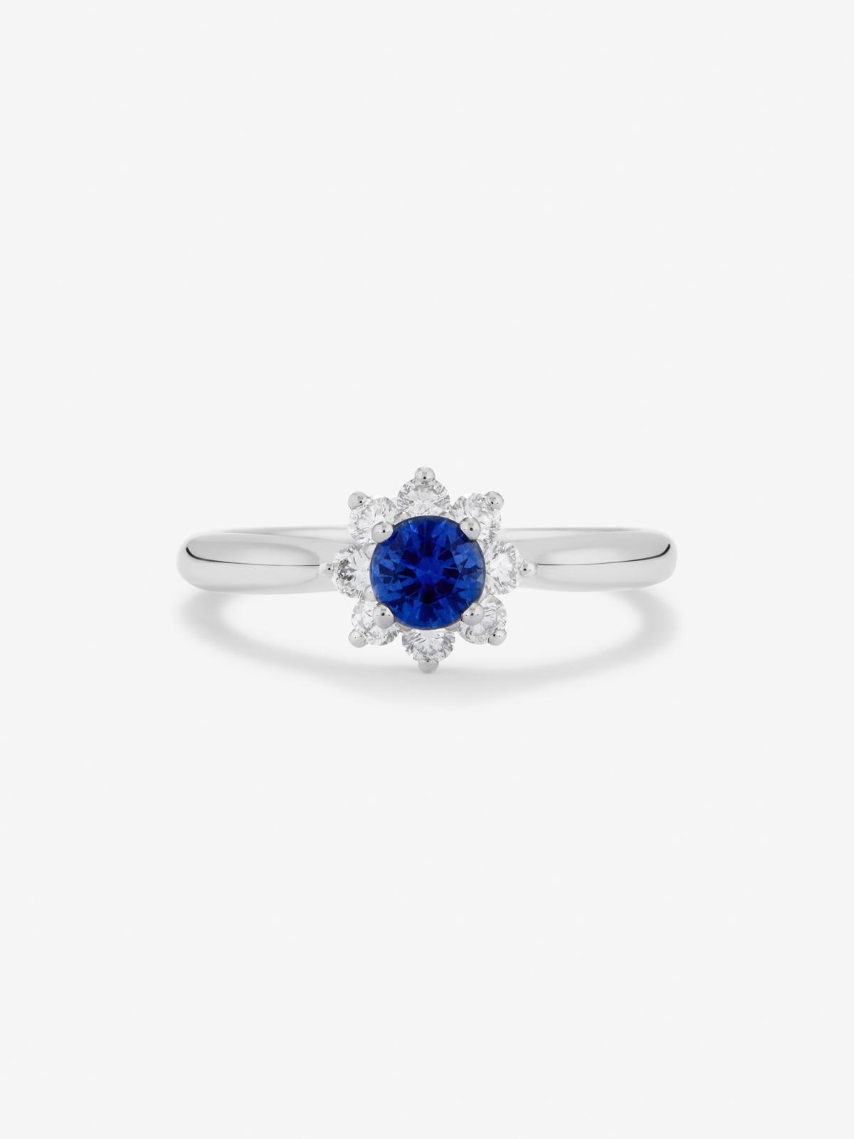 Anillo de oro blanco de 18K con zafiro azul royal en talla brillante de 0,38 cts y diamantes blancos en talla brillante de 0,28 cts