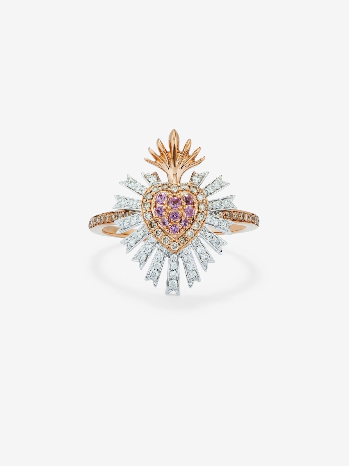 Anillo de oro rosa y blanco de 18K con 9 zafiros rosas en talla brillante con un total de 0,1 cts, 46 diamantes en talla brillante con un total de 0,17 cts y  40 diamantes marrones en talla brillante con un total de 0,17 cts