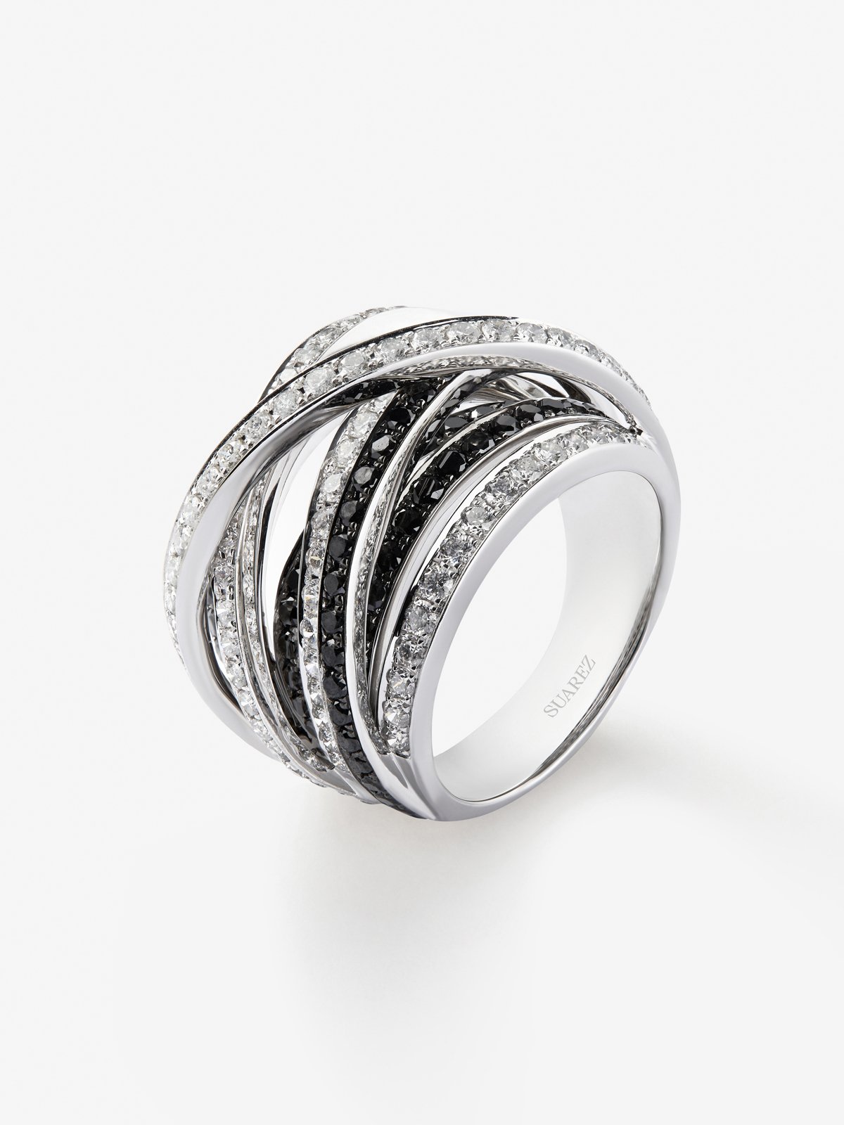 18K white gold multi-arm ring with 111 brilliant-cut white diamonds with a total of 2.67 cts and 74 brilliant-cut black diamonds with a total of 1.15 cts