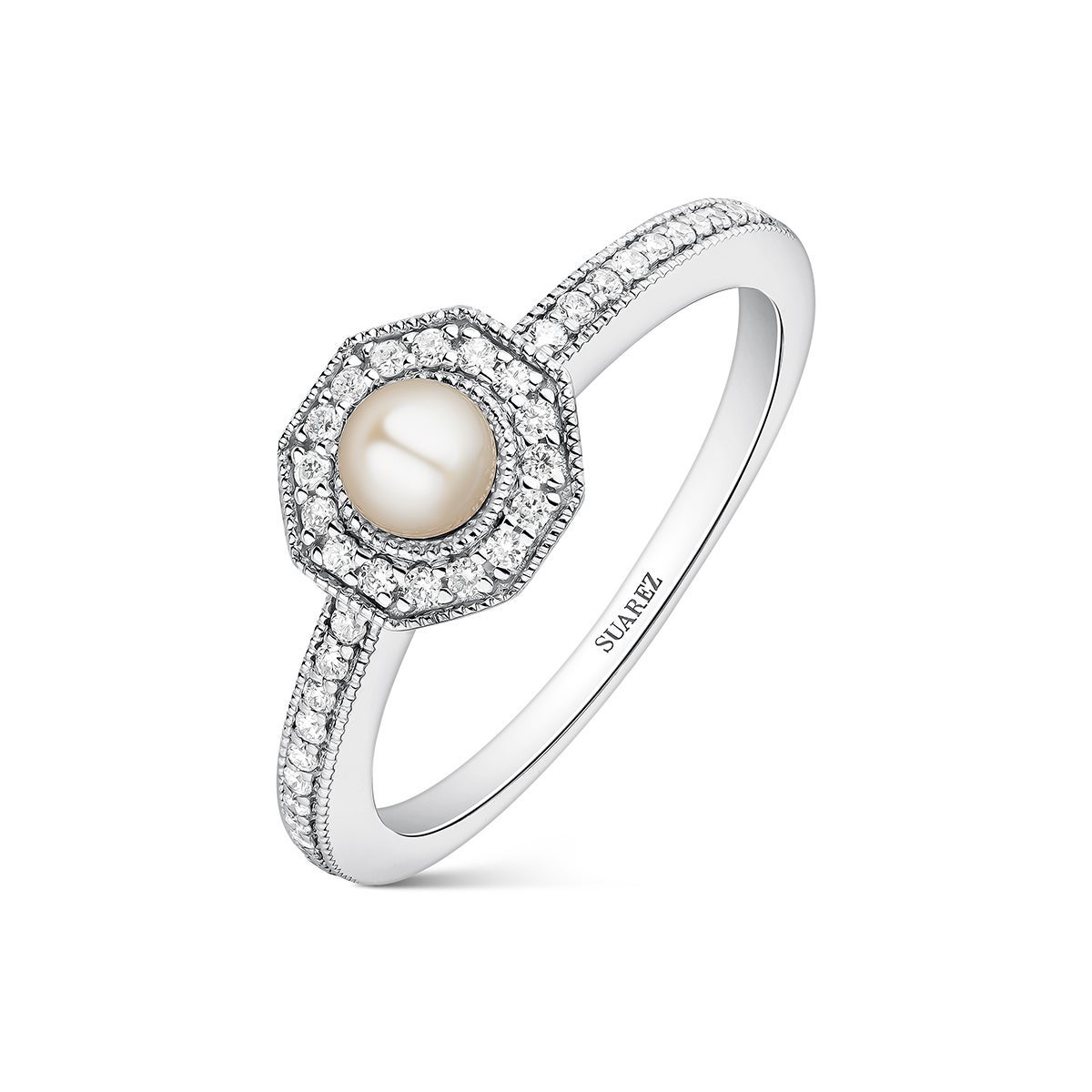 Anillo de oro blanco de 18K con perla australiana y 40 diamantes en talla brillante con un total de 0,14 cts